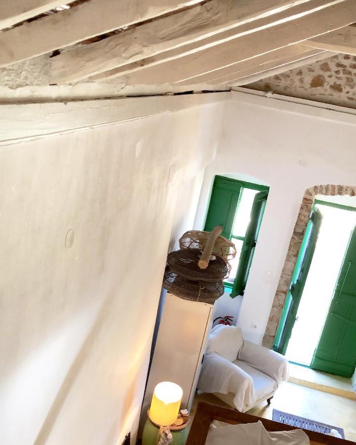 Hypate, Traditional Island Cottage Chalki Town Екстериор снимка