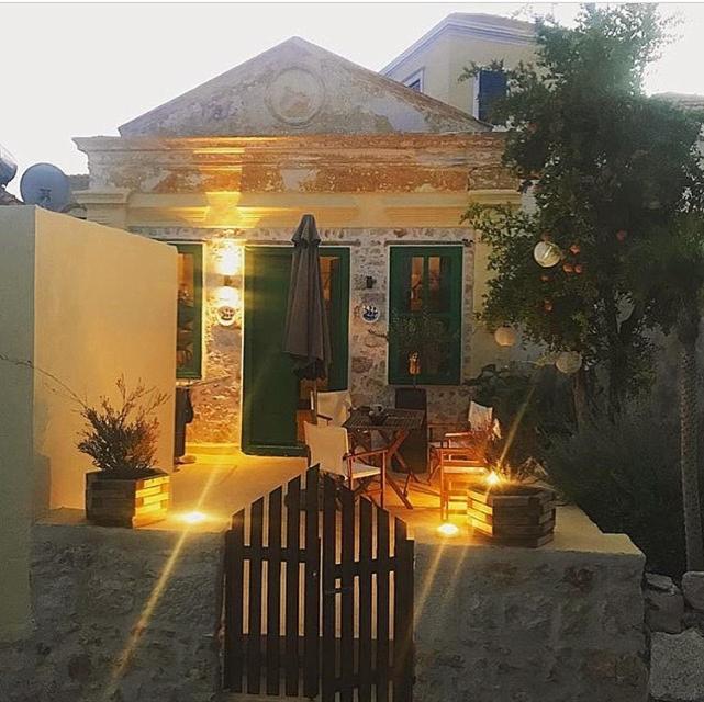 Hypate, Traditional Island Cottage Chalki Town Екстериор снимка