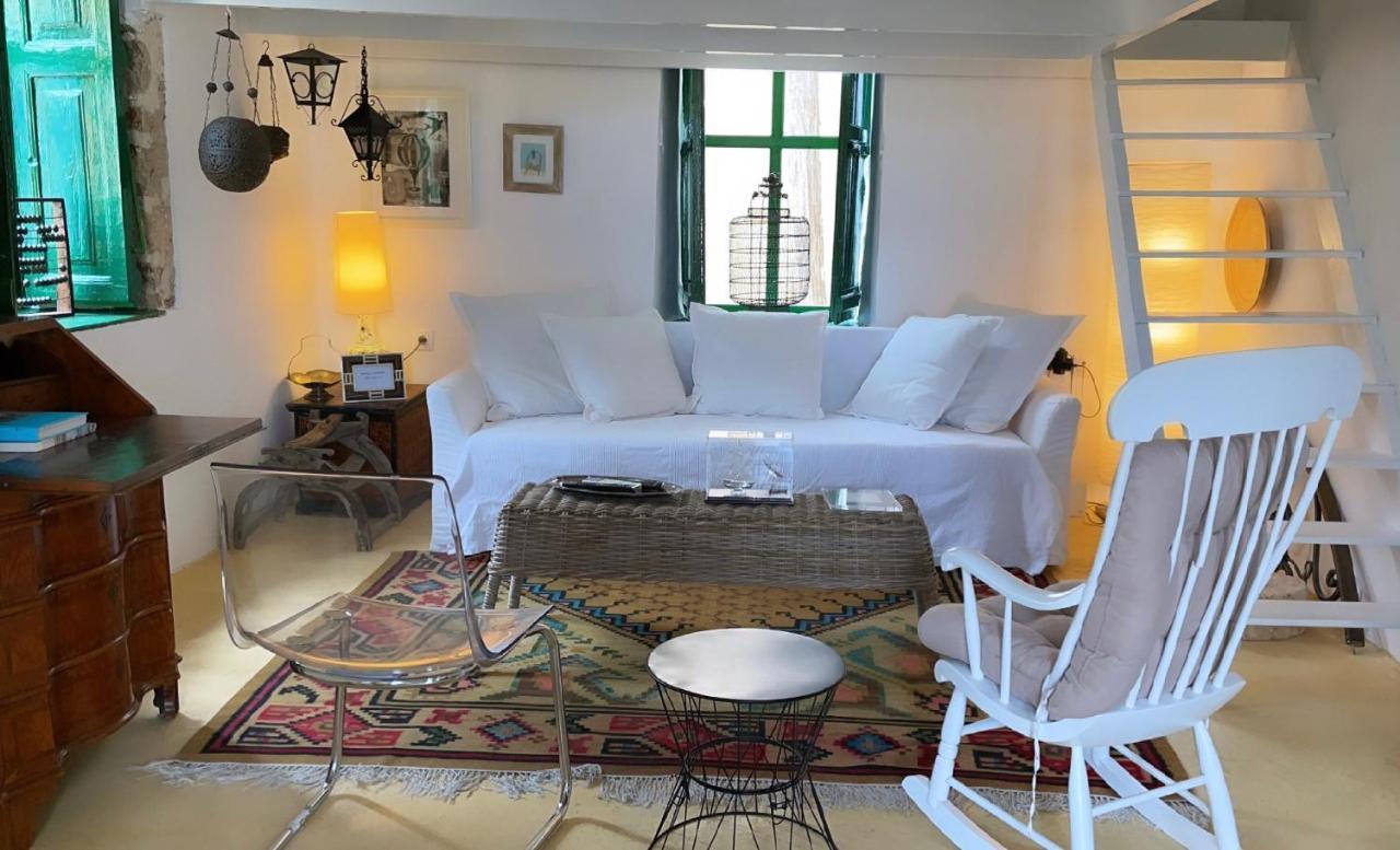 Hypate, Traditional Island Cottage Chalki Town Екстериор снимка